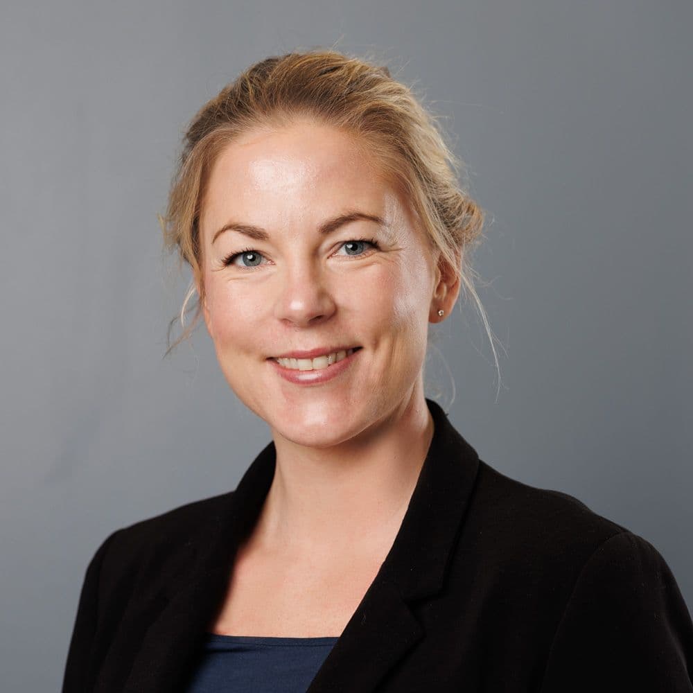 Siri Runung (permisjon)